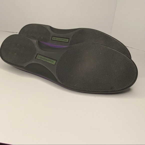 GRASSHOPPERS purple leather flats. - Picture 10 of 10